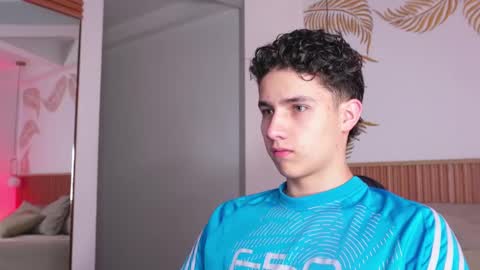 Snapshot of theohawke_ chatting on 02/01/25, 12:58 THEO- MATEO online show from 02/01/25, 12:58