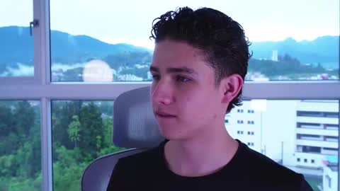 Snapshot of theohawke_ chatting on 02/11/25, 01:09 THEO- MATEO online show from 02/11/25, 01:09