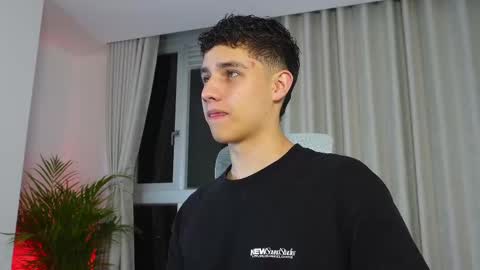 Snapshot of theohawke_ chatting on 02/22/25, 11:35 THEO- MATEO online show from 02/22/25, 11:35