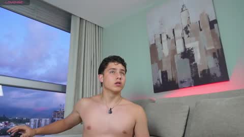 Snapshot of theohawke_ chatting on 09/13/25, 11:04 THEO- MATEO online show from 09/13/25, 11:04