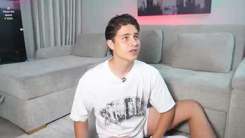 Snapshot of theohawke_ chatting on 11/04/25, 11:26 THEO- MATEO online show from 11/04/25, 11:26