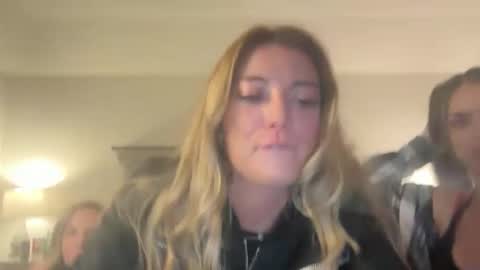 Snapshot of theoneandonlyava chatting on 09/19/25, 05:42 Ava online show from 09/19/25, 05:42