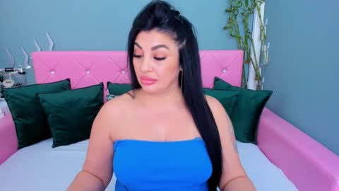 Snapshot of theonerosegoddes chatting on 11/04/25, 05:01 theonerosegoddes online show from 11/04/25, 05:01