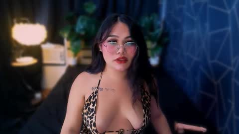 Snapshot of theonly_chin chatting on 02/05/26, 01:54 FRANCINE online show from 02/05/26, 01:54