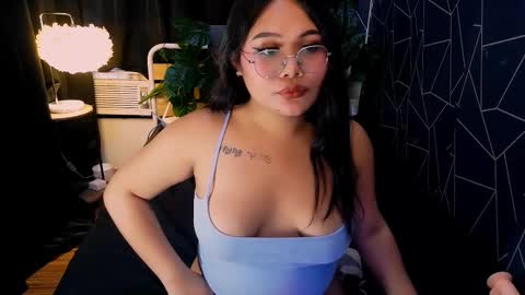 Snapshot of theonly_chin chatting on 02/08/26, 05:44 FRANCINE online show from 02/08/26, 05:44