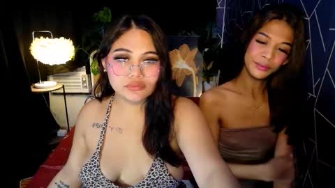 Snapshot of theonly_chin chatting on 02/17/26, 04:24 FRANCINE online show from 02/17/26, 04:24