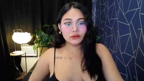 Snapshot of theonly_chin chatting on 02/24/26, 07:12 FRANCINE online show from 02/24/26, 07:12