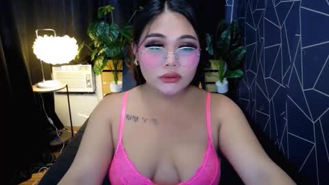 Snapshot of theonly_chin chatting on 03/03/26, 12:50 FRANCINE online show from 03/03/26, 12:50