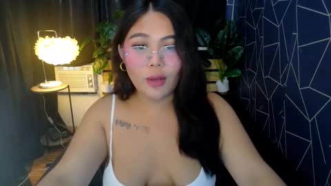 Snapshot of theonly_chin chatting on 03/12/26, 02:50 FRANCINE online show from 03/12/26, 02:50