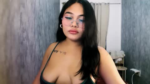 Snapshot of theonly_chin chatting on 03/20/26, 03:06 FRANCINE online show from 03/20/26, 03:06