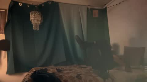 Snapshot of theonlyboi43ver chatting on 12/06/24, 08:37 theonlyboi43ver online show from 12/06/24, 08:37