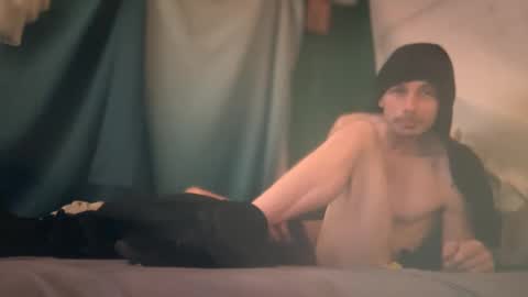 Snapshot of theonlyboi43ver chatting on 12/28/24, 12:35 theonlyboi43ver online show from 12/28/24, 12:35