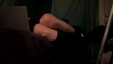 Snapshot of theonlyboi43ver chatting on 10/14/25, 09:54 theonlyboi43ver online show from 10/14/25, 09:54