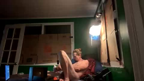 Snapshot of theonlyboi43ver chatting on 10/29/25, 05:42 theonlyboi43ver online show from 10/29/25, 05:42