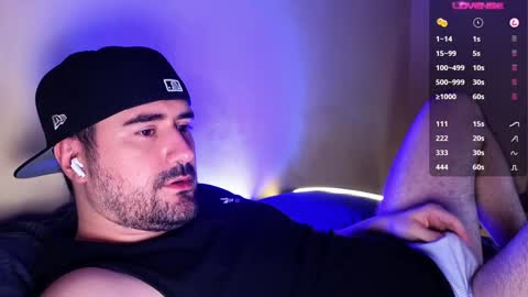 Snapshot of theoravi chatting on 12/17/24, 02:44 Theo Ravi online show from 12/17/24, 02:44