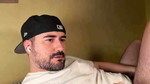 Snapshot of theoravi chatting on 01/08/26, 04:04 Theo Ravi online show from 01/08/26, 04:04