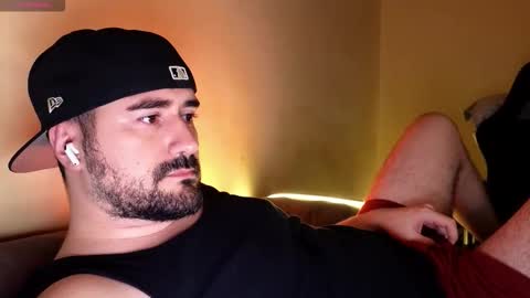 Snapshot of theoravi chatting on 02/18/26, 03:35 Theo Ravi online show from 02/18/26, 03:35