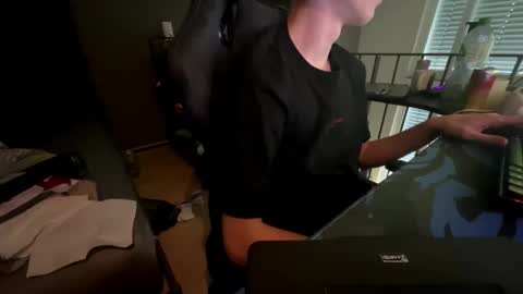 theothede19cm online show from 11/08/25, 10:26