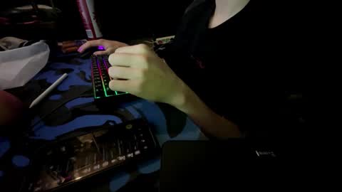 theothede19cm online show from 11/09/25, 12:36