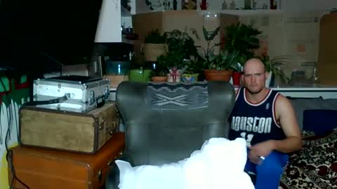 Snapshot of theoutfitter chatting on 02/15/25, 04:14 MISTERPOWERS online show from 02/15/25, 04:14