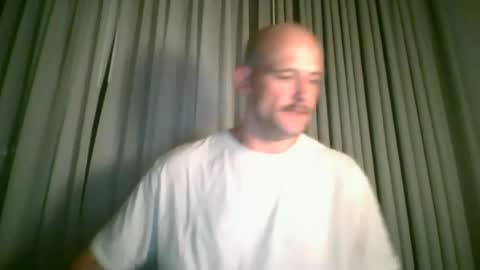 Snapshot of theoutfitter chatting on 07/10/26, 09:45 MISTERPOWERS online show from 07/10/26, 09:45