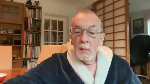 Snapshot of theowlandthe chatting on 02/02/25, 08:24 theowlandthe online show from 02/02/25, 08:24