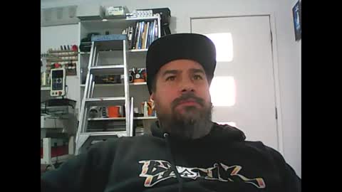 Snapshot of theozbeardguy chatting on 09/15/25, 01:27 aussiebeard online show from 09/15/25, 01:27