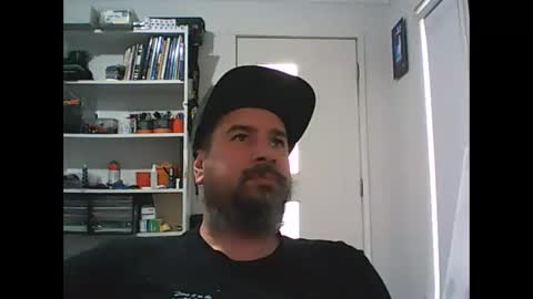 Snapshot of theozbeardguy chatting on 10/21/25, 03:40 aussiebeard online show from 10/21/25, 03:40