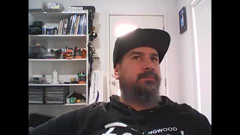 Snapshot of theozbeardguy chatting on 05/26/26, 12:39 aussiebeard online show from 05/26/26, 12:39