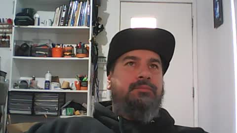 Snapshot of theozbeardguy chatting on 06/12/26, 12:42 aussiebeard online show from 06/12/26, 12:42