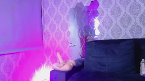 Snapshot of thepinkigirlxxx chatting on 04/25/26, 02:14 NaniKimandPetter online show from 04/25/26, 02:14