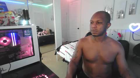 Snapshot of thepluglove chatting on 12/14/25, 01:11 The Plug Love Friends online show from 12/14/25, 01:11