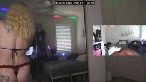 Snapshot of thepluglove chatting on 12/16/25, 08:36 The Plug Love Friends online show from 12/16/25, 08:36