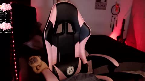 Snapshot of theprojectsara1 chatting on 01/10/26, 09:30 Sara online show from 01/10/26, 09:30