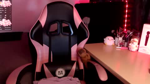 Snapshot of theprojectsara1 chatting on 03/15/26, 04:13 Sara online show from 03/15/26, 04:13