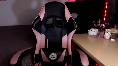 Snapshot of theprojectsara1 chatting on 03/23/26, 05:17 Sara online show from 03/23/26, 05:17