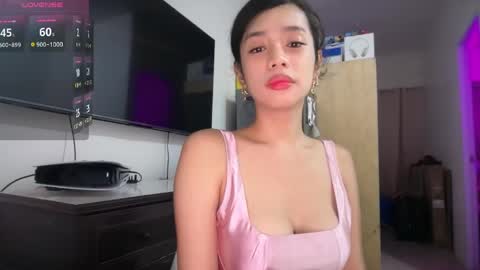 Snapshot of thequeenofsexx chatting on 04/16/26, 03:35 Amber DONT FORGET TO FOLLOW ME AND THUMBS UP online show from 04/16/26, 03:35