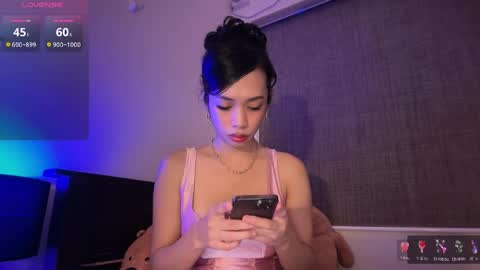 Snapshot of thequeenofsexx chatting on 04/19/26, 08:33 Amber DONT FORGET TO FOLLOW ME AND THUMBS UP online show from 04/19/26, 08:33