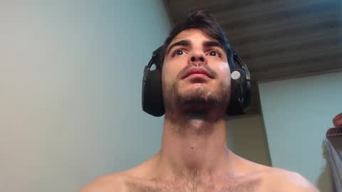 Snapshot of therazhanen chatting on 01/11/25, 06:24 Santiago Enrique online show from 01/11/25, 06:24