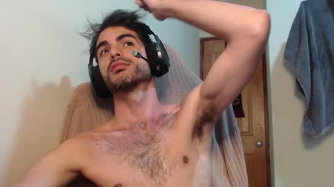 Snapshot of therazhanen chatting on 02/08/25, 04:14 Santiago Enrique online show from 02/08/25, 04:14