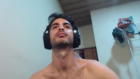 Snapshot of therazhanen chatting on 09/28/25, 03:56 Santiago Enrique online show from 09/28/25, 03:56