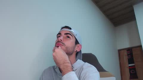 Santiago Enrique online show from 02/07/26, 04:49