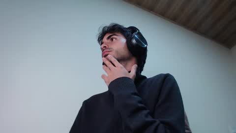 Santiago Enrique online show from 02/25/26, 05:17