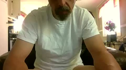 Snapshot of therealbxtruth4010 chatting on 06/12/26, 02:05 therealbxtruth4010 online show from 06/12/26, 02:05