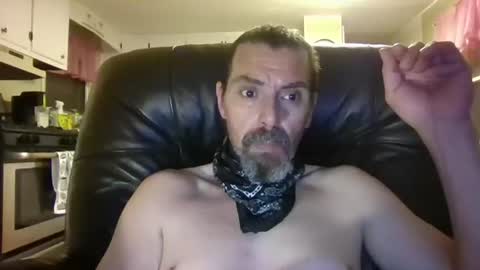 Snapshot of therealbxtruth4010 chatting on 06/18/26, 04:24 therealbxtruth4010 online show from 06/18/26, 04:24