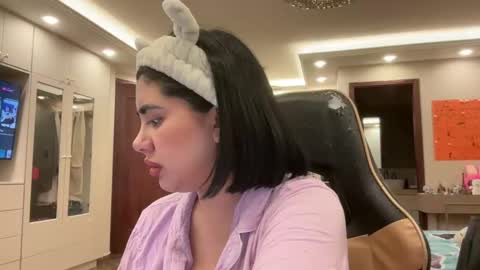 therealcamilabaddie online show from 10/17/25, 04:15