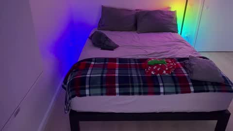 therealdylansdick online show from 11/12/25, 08:37