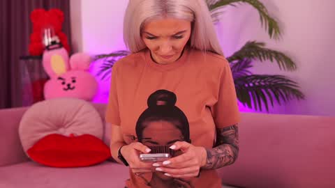 Deea  online show from 01/31/25, 04:27