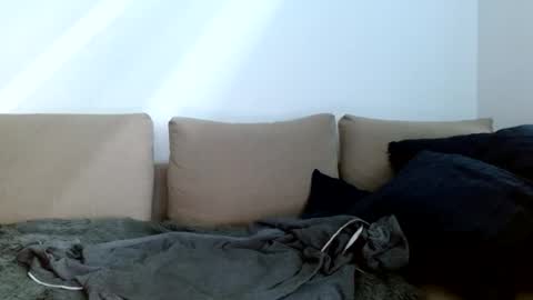 Snapshot of therealkingyoshi chatting on 12/23/24, 06:27 Yoshi online show from 12/23/24, 06:27