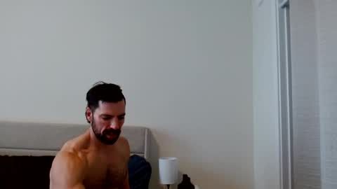 Snapshot of therealkingyoshi chatting on 10/10/25, 06:40 Yoshi online show from 10/10/25, 06:40